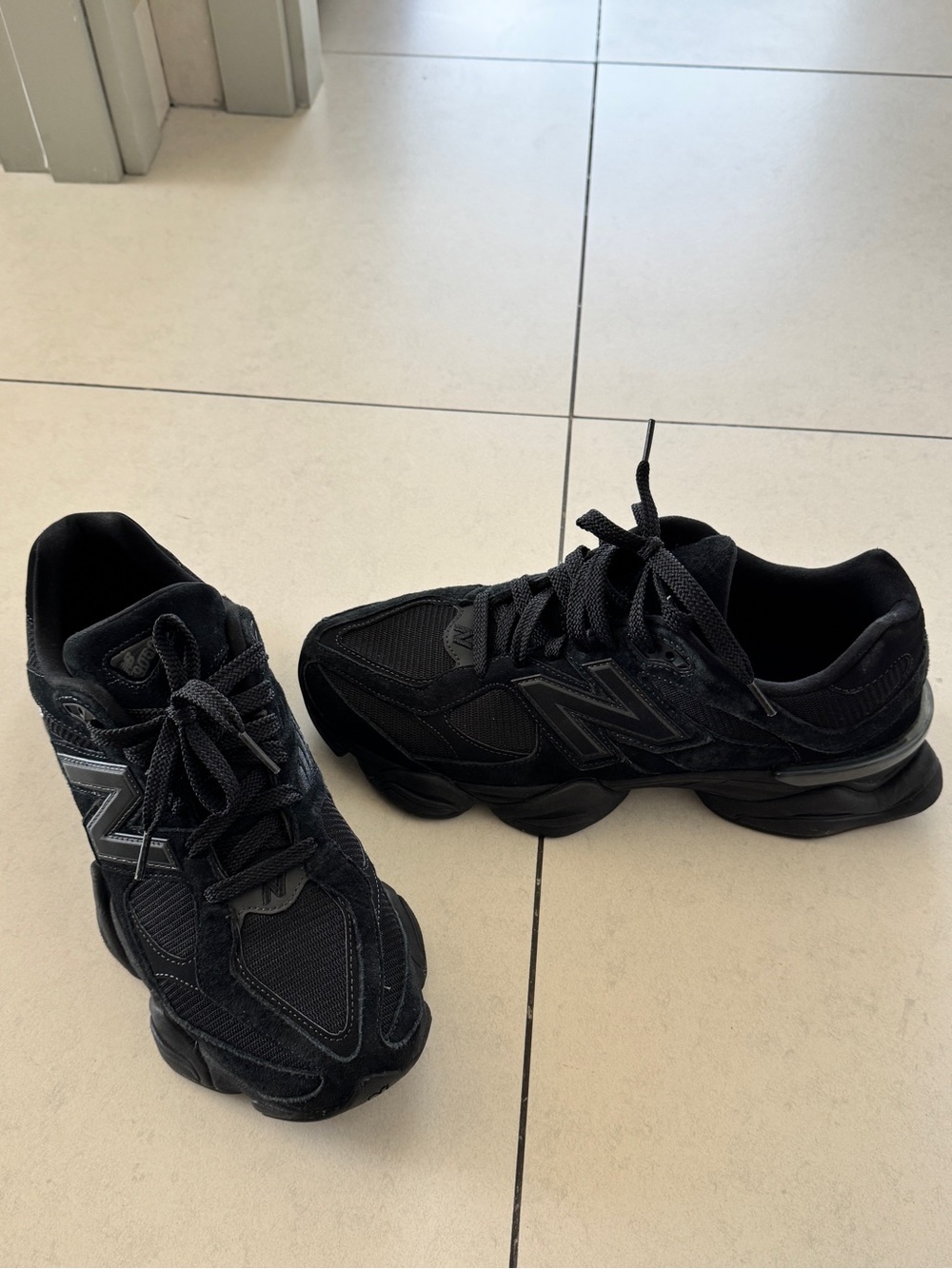 New Balance Black Mesh & Suede Runner Sneakers